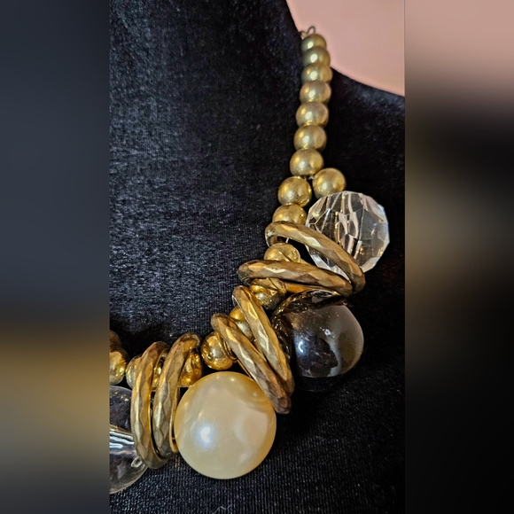 Vintage gold-tone beaded necklace with pearls! It's so pretty - Picture 4 of 8